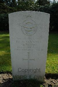 Heverlee War Cemetery - Synnott, Daniel Felix Oliver