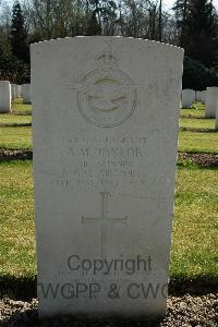 Heverlee War Cemetery - Taylor, Allan Henry