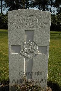 Heverlee War Cemetery - Taylor, D