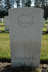 Heverlee War Cemetery - Tucker, John Vernon