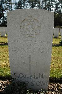 Heverlee War Cemetery - Vickers, Edgar Henry