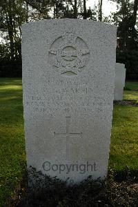 Heverlee War Cemetery - Wakely, Wilfred George