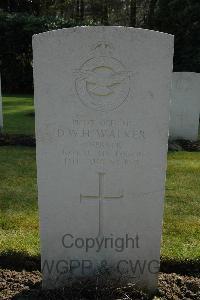 Heverlee War Cemetery - Walker, Donald William Hirst