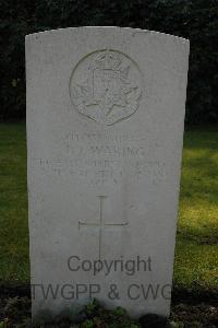 Heverlee War Cemetery - Waring, Brian John