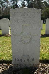 Heverlee War Cemetery - Watters, Terrence