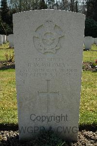 Heverlee War Cemetery - Wildman, Ronald William