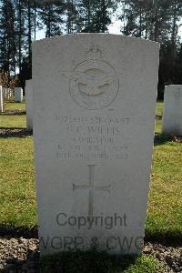 Heverlee War Cemetery - Willis, Geoffrey Charles