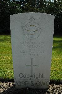 Heverlee War Cemetery - Wilson, Peter