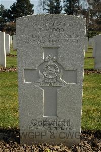 Heverlee War Cemetery - Wood, Thomas