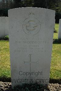 Heverlee War Cemetery - Woodroffe, Derrick Roy