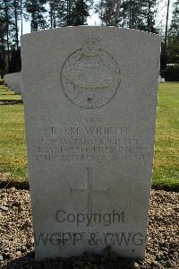 Heverlee War Cemetery - Wright, Richard John Moncrieff