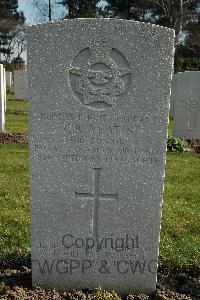 Heverlee War Cemetery - Yeates, George Reginald