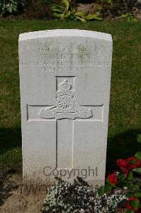 Dozinghem Military Cemetery - Alderson, W