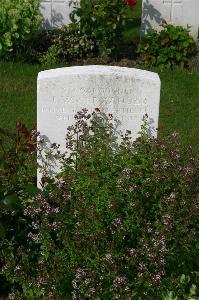 Dozinghem Military Cemetery - Alexander, J W