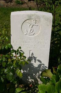 Dozinghem Military Cemetery - Allison, Frederick Crichton