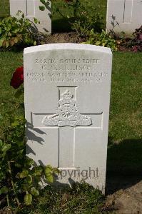 Dozinghem Military Cemetery - Allison, George Gilbert