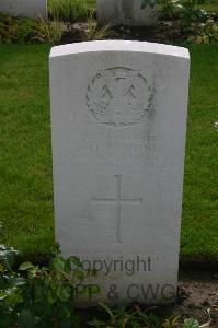 Dozinghem Military Cemetery - Almond, C H