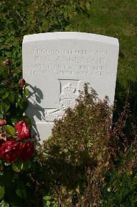 Dozinghem Military Cemetery - Anderson, Robert Coventry