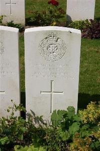 Dozinghem Military Cemetery - Andrews, Vincent