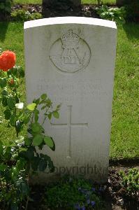 Dozinghem Military Cemetery - Appleyard, H L