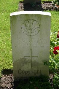 Dozinghem Military Cemetery - Arthur, Edward Manuel