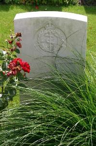 Dozinghem Military Cemetery - Ashton, Ernest Herbert