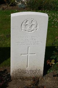 Dozinghem Military Cemetery - Austin, R