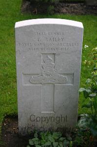 Dozinghem Military Cemetery - Bailey, J G