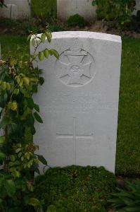 Dozinghem Military Cemetery - Baker, F H