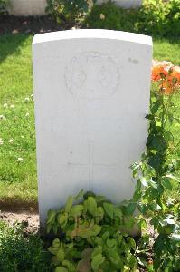 Dozinghem Military Cemetery - Baldock, H S