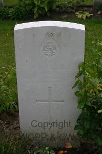 Dozinghem Military Cemetery - Baldwin, J