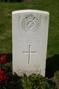 Dozinghem Military Cemetery - Barber, Charles Frederick Barbridge