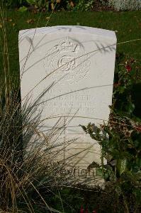 Dozinghem Military Cemetery - Barker, E H