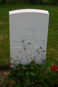 Dozinghem Military Cemetery - Barker, H