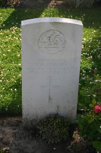 Dozinghem Military Cemetery - Barnes, Thomas Wilfred