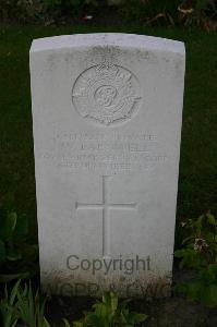 Dozinghem Military Cemetery - Barnwell, W