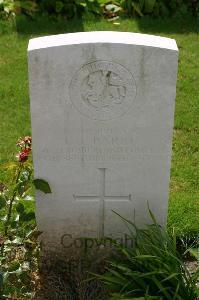 Dozinghem Military Cemetery - Barrie, J G