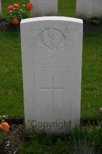 Dozinghem Military Cemetery - Barton, H