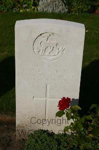 Dozinghem Military Cemetery - Bashford, G W