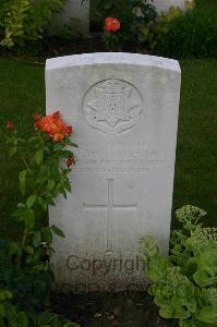 Dozinghem Military Cemetery - Batchelor, H E