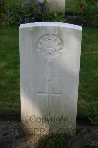 Dozinghem Military Cemetery - Bates, V