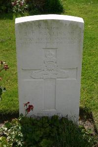 Dozinghem Military Cemetery - Bayliss, John Edwin