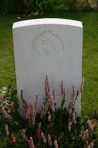 Dozinghem Military Cemetery - Beaton, Kenneth Corbett