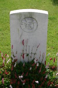 Dozinghem Military Cemetery - Beer, W G