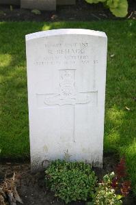 Dozinghem Military Cemetery - Behagg, Reginald