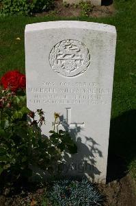 Dozinghem Military Cemetery - Behan, Michael William