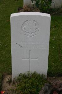 Dozinghem Military Cemetery - Bell-Irving, Kenneth