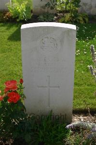 Dozinghem Military Cemetery - Bell, C