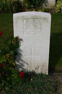 Dozinghem Military Cemetery - Bell, Frederick John