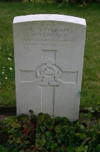 Dozinghem Military Cemetery - Berry, W H